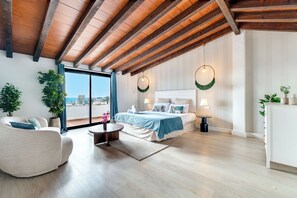 5 makuuhuonetta, silitysrauta/-lauta, internet, vuodevaatteet