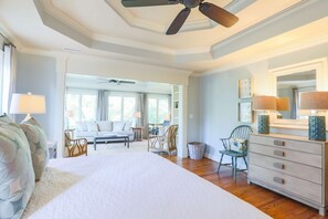 4 bedrooms, iron/ironing board, WiFi, bed sheets