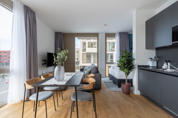 Suite L | Living area