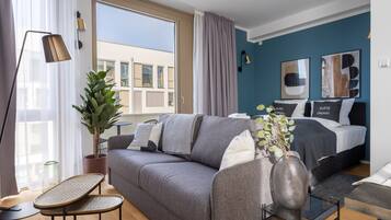 Apartment, 1 Queen Bed with Sofa bed (limehome Potsdam | Suite L with sofa ) | 1 bedroom, individually furnished, desk, laptop workspace
