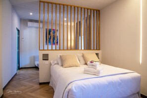 Junior Suite | Individually decorated, desk, laptop workspace, soundproofing - Palacio de San Fernando (Utrera)