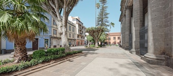 Altbau "La Vicaria" in hervorragender Lage in La Laguna mit Terrasse & WiFi