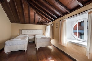 3 chambres, fer et planche à repasser, Wi-Fi gratuit, draps fournis