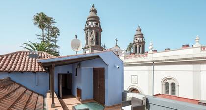 Building of old construction "La Vicaria" in a Superb Location in La Laguna with Terrace & WiFi