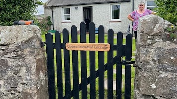 Cottage | Property grounds