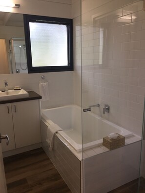 Miljøvenlige toiletartikler, hårtørrer, håndklæder, Sæbe