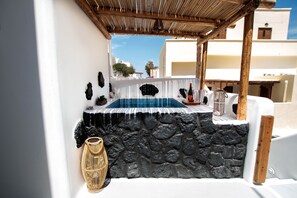Traditionel suite - 1 dobbeltseng med sovesofa (Asera 1) | Terrasse/gårdhave