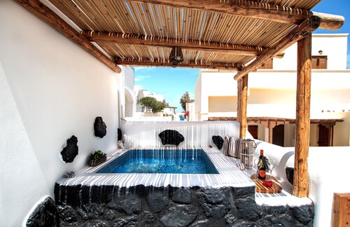 Asera Suites Near Kamari Beach