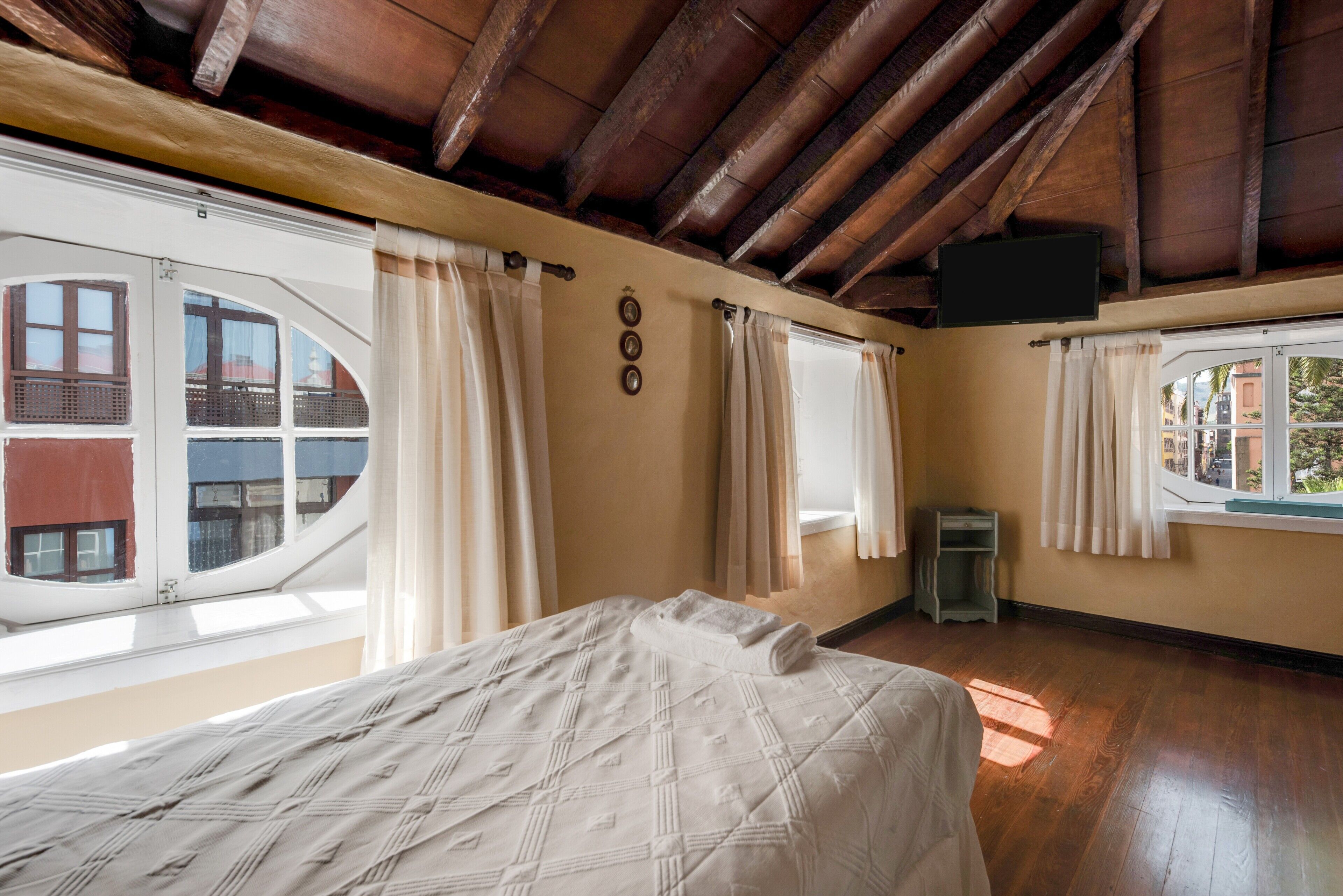 1 soverom, strykejern/-brett, wi-fi (inkludert) og sengetøy