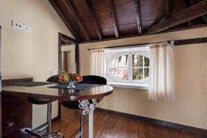 Dining - Apartment “La Buhardilla de la Vicaría” in a Superb Location with Terrace & WiFi (La Laguna)