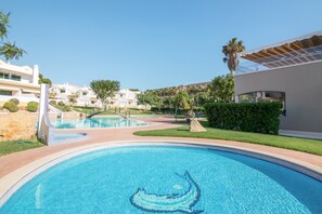 Pool - Holiday Home 'Vila Rafaella' with Shared Pool, Wi-Fi and Air Conditioning (Albufeira)