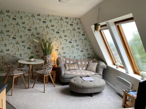 Apartment, 1 King Bed | Interior - Serendipity- Romantic 1-bed Apt Ambleside (Ambleside)