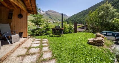 Apartment “Haus Fliri” in Etschtal Valley with Wi-Fi, Garden & Terrace