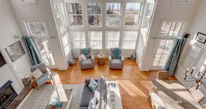 Eagle Roost Lakefront Chalet | Hot Tub • Fire Pit