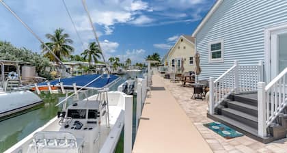 W15 - 3 bed, 2 bath Caribbean Bungalow with Dockage