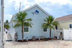 Exterior - W15 - 3 bed, 2 bath Caribbean Bungalow with Dockage (Marathon)
