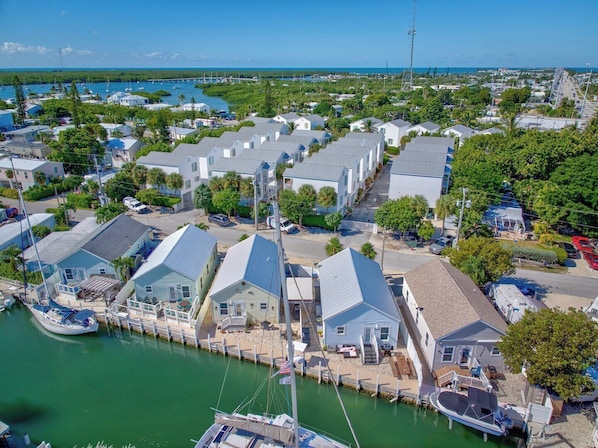 Marina - W16 - 3 bed, 2 bath Tropical Bungalow with Dockage (Marathon)