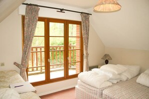 8 bedrooms, iron/ironing board, travel cot, free WiFi