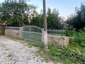 Enceinte de lâhĂ©bergement