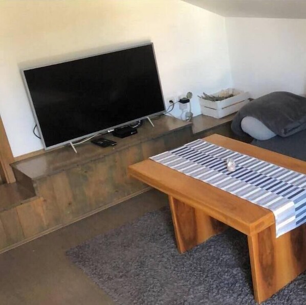 TV, books