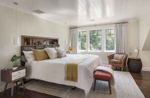 5 camere, una scrivania, ferro/asse da stiro, Wi-Fi gratuito