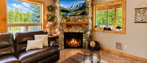 Smart TV, fireplace, table football, ping pong