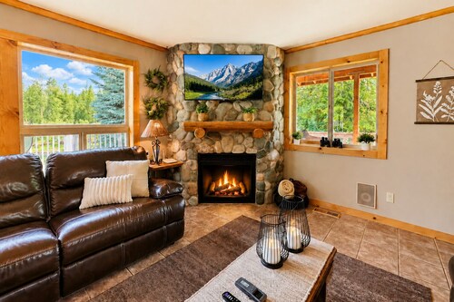 River | View | Dogs OK | Hot Tub | Yard | Deck