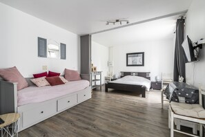 1 bedroom, WiFi, bed sheets