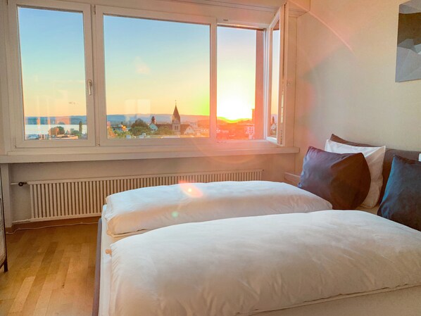 1 chambre, fer et planche à repasser, lit parapluie, Wi-Fi gratuit