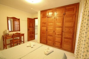 2 slaapkamers, een strijkplank/strijkijzer, gratis wifi, beddengoed