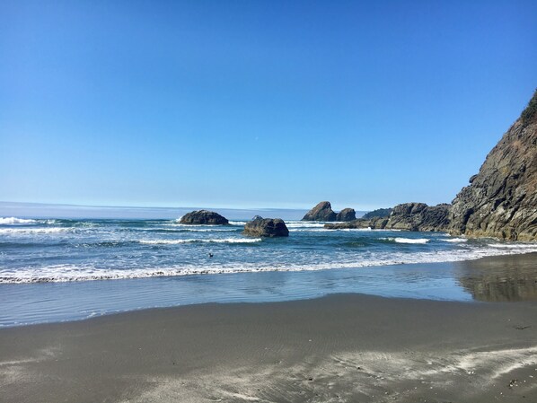 A beach with rocky formations and calm waves. - Moonstone Beach Retreat - Beach Lover's Getaway! (Trinidad)