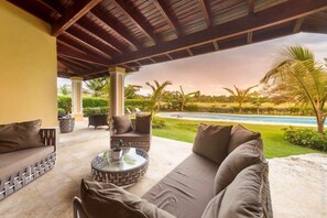 Villa Cocotal Villa Dreams 3 Bedrooms | Terrace/patio