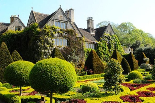 House | Property grounds