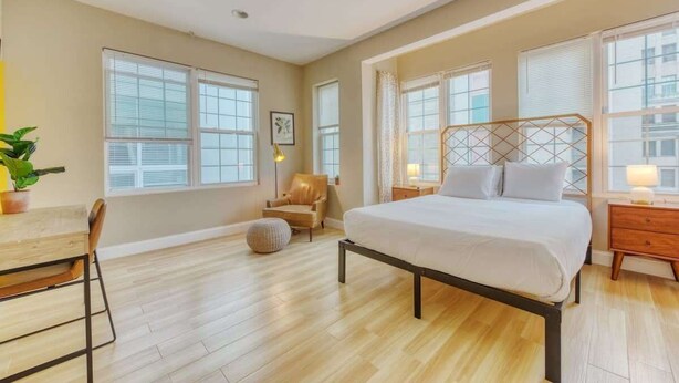 3 bedrooms, iron/ironing board, travel cot, WiFi - Sosuite | Foosball 3BR Apt w W/D (Philadelphia)