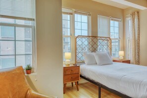 3 habitaciones, tabla de planchar con plancha, cuna de viaje y wifi 