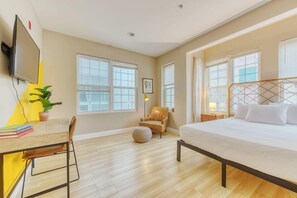 3 habitaciones, tabla de planchar con plancha, cuna de viaje y wifi 