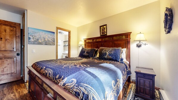 Condo, 2 Bedrooms