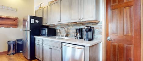 Condo, 2 Bedrooms | Private kitchen