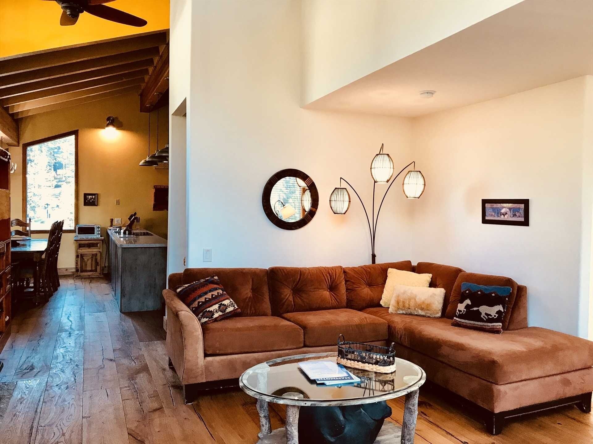 Condo, 2 Bedrooms | Living room | Smart TV