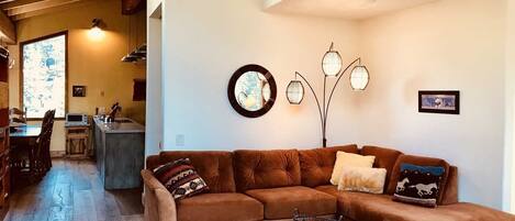 Condo, 2 Bedrooms | Living room | Smart TV