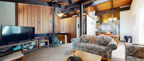 Condo, 4 Bedrooms | Living area