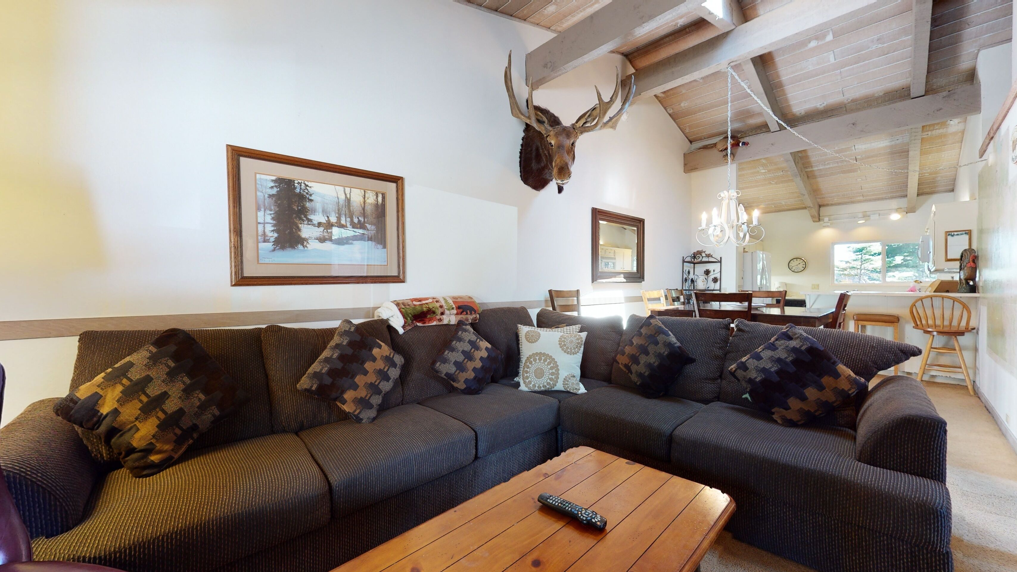 Condo, 4 habitaciones | Área de sala de estar