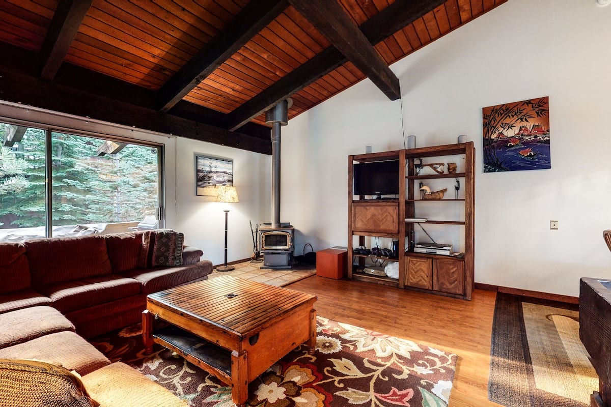 Condo, 2 Bedrooms | Living area