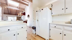 Condo, 4 habitaciones | Interior