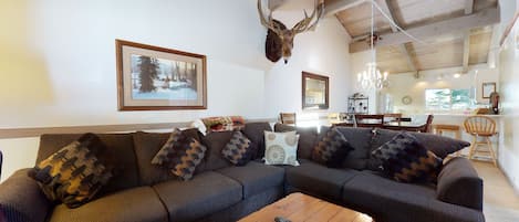 Condo, 4 Bedrooms | Living area