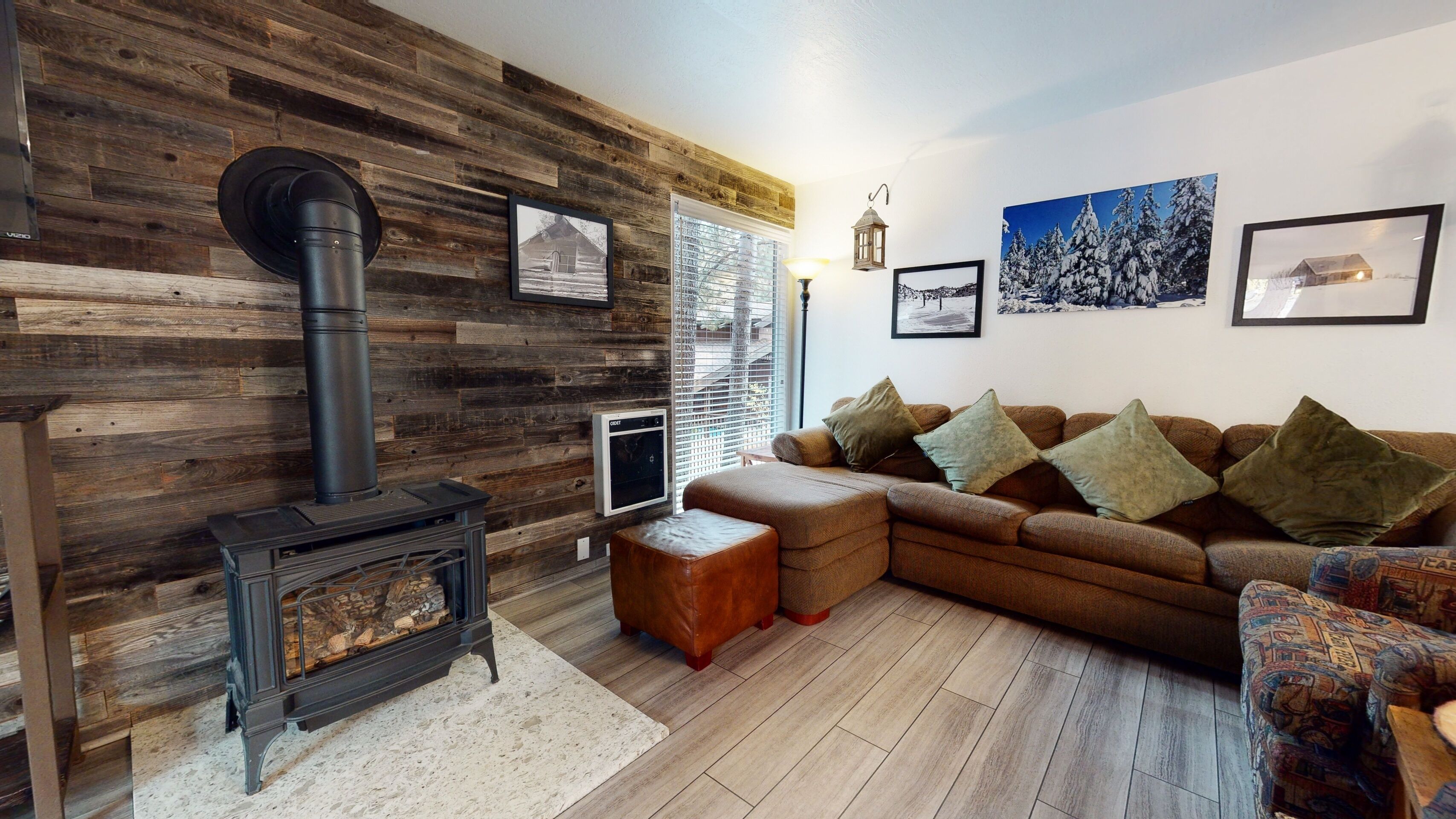 Condo, 2 Bedrooms | Living area