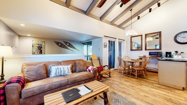 Studio | Living area