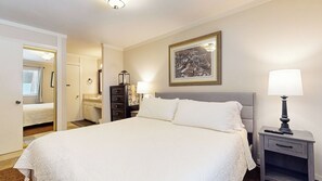 4 bedrooms, WiFi, bed sheets