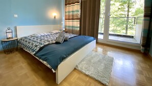 Apartment - Spacious 3BR Apt W Balcony & Free Prkg (Luxembourg City)