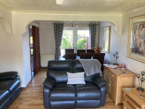 House | Living room - 3bed House - Family Friendly - Close To Lochness (Inverness)